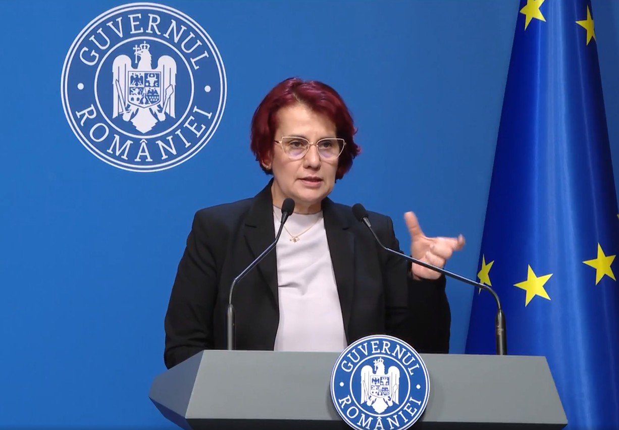 Guvernul a adoptat vineri o ordonanță de urgență care prevede reduceri temporare ale accizei la motorina utilizată în transport și producție, precum și impunerea unei taxe solidaritare asupra veniturilor obținute din vânzarea petrolului brut și a produselor energetice din prelucrarea petrolului extras din teritoriul României