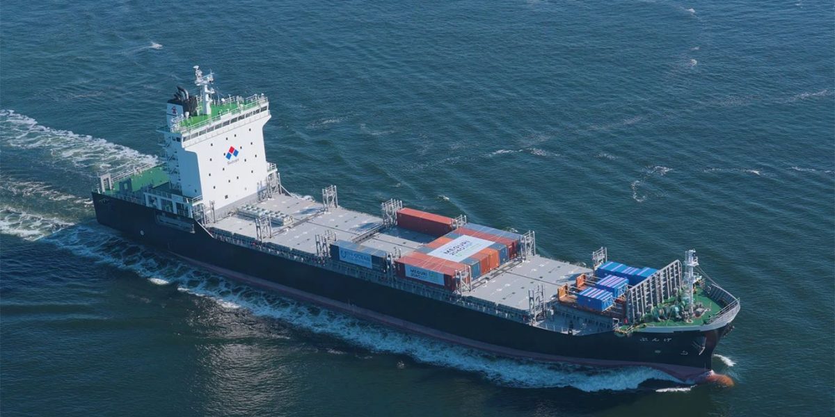 Japonia chwali się pierwszym na świecie zautomatyzowanym kontenerowcem, który rozpoczął działalność