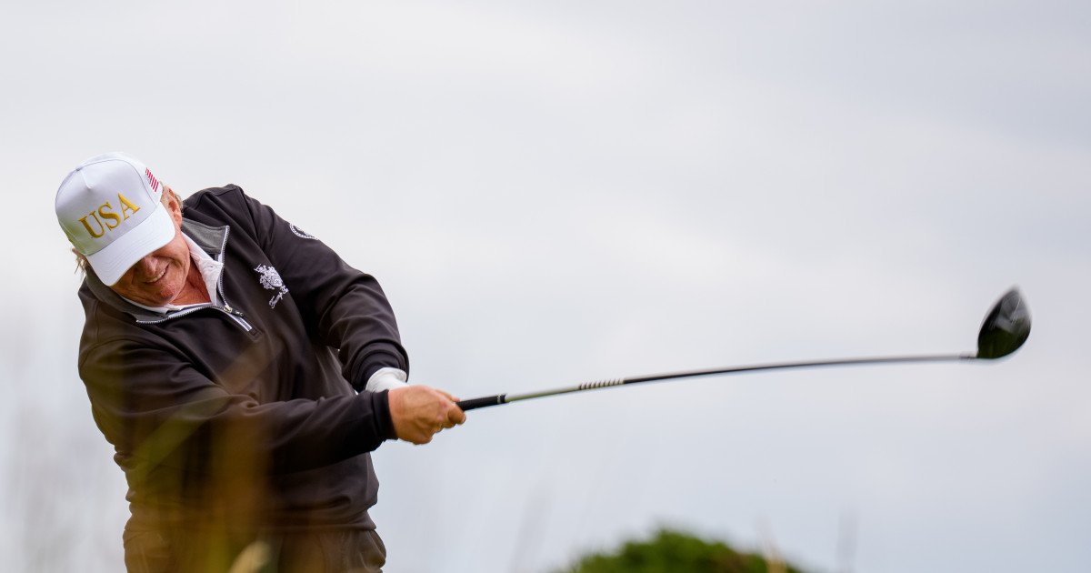 În aprilie 2025, președintele american Donald Trump a declanșat un val masiv de tarife comerciale autonome, pe care le-a numit „ziua eliberării”