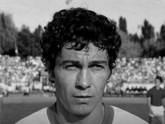 Lucescu, carieră incredibilă: a jucat în Liga 1 la 45 de ani