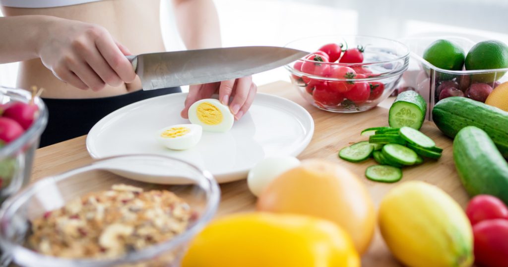 Cum refaci rapid festinul pascal: Bucătarii dezvăluie secrete din ouă și miel