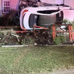 Accident în SUA: O persoană, la spital după ce o mașină a intrat într-o casă