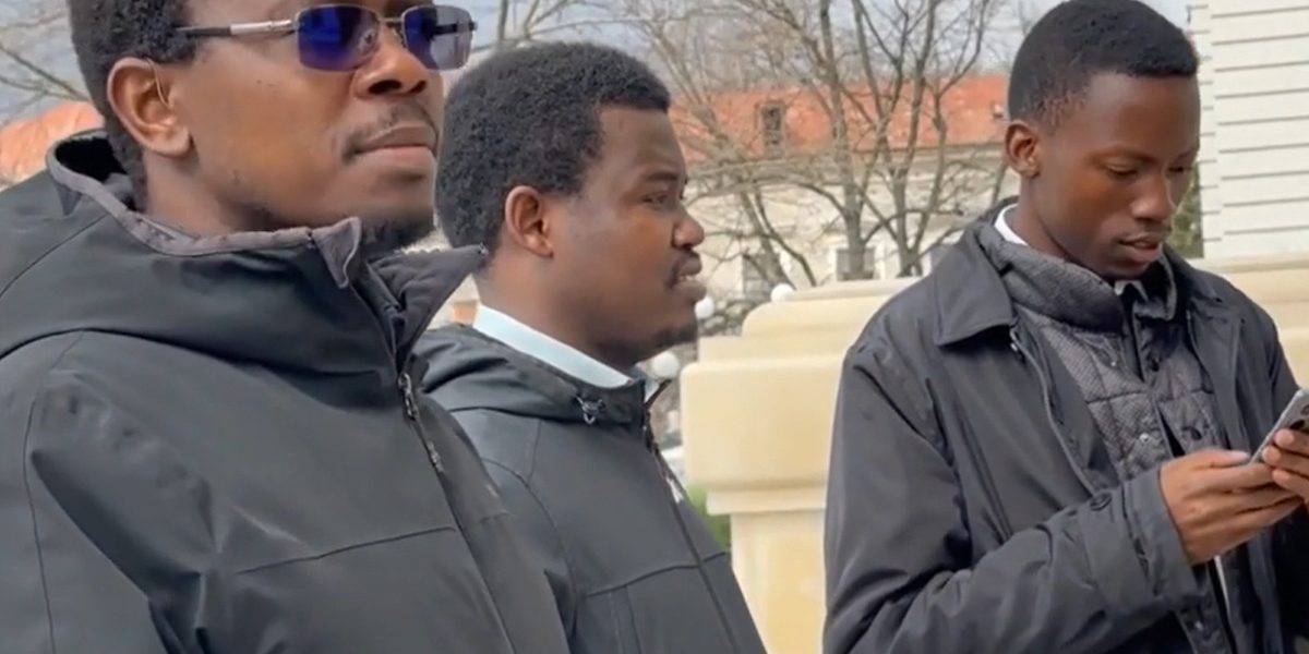 Tineri africani, fascinați de Învierea în România: Ce tradiție i-a uimit