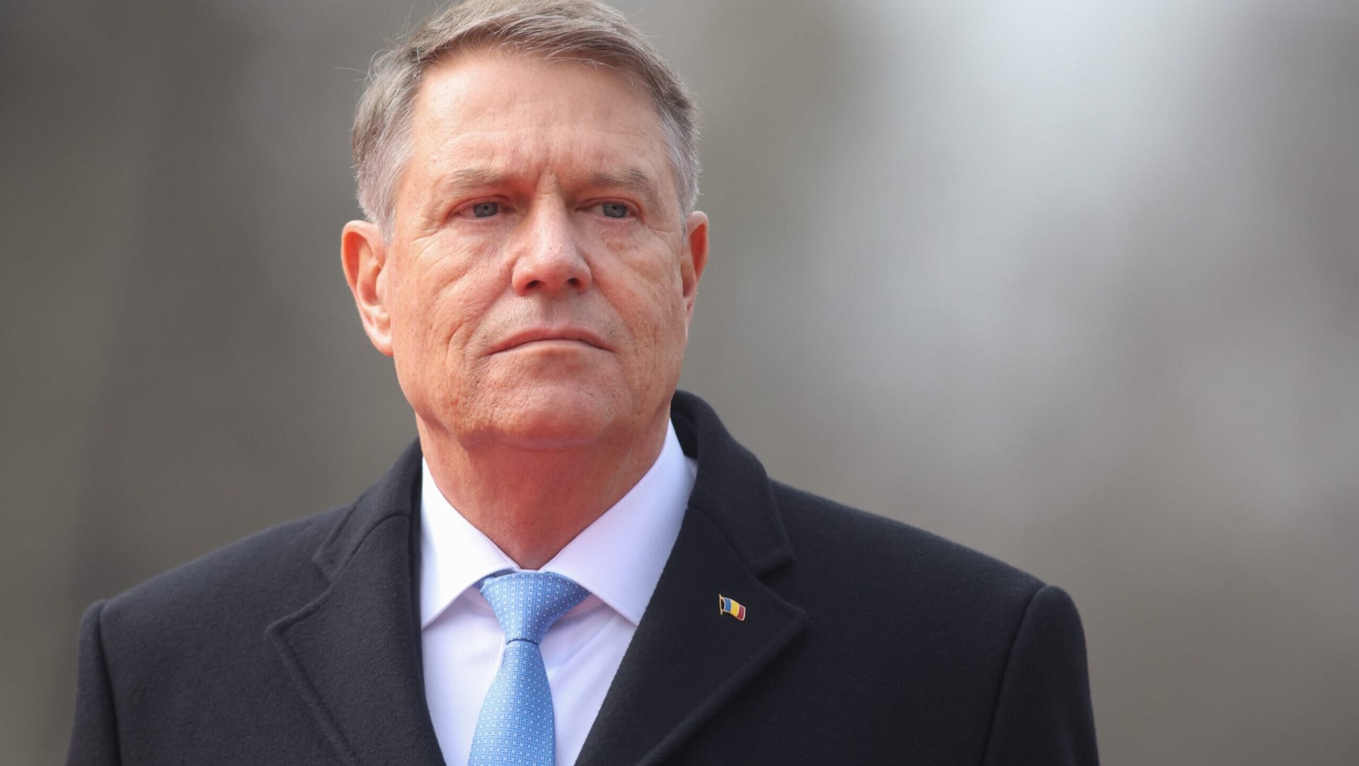 Fostul președinte al României, Klaus Iohannis, a participat, sâmbătă seara, la slujba de Înviere oficiată la Biserica romano-catolică Sfânta Treime din Sibiu, alături de soția sa, Carmen Iohannis