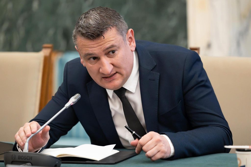 Avertizorul de integritate castigă în comisia de disciplină, după ce a denunțat licitația cu probleme la Oficiul de Cadastru Sibiu