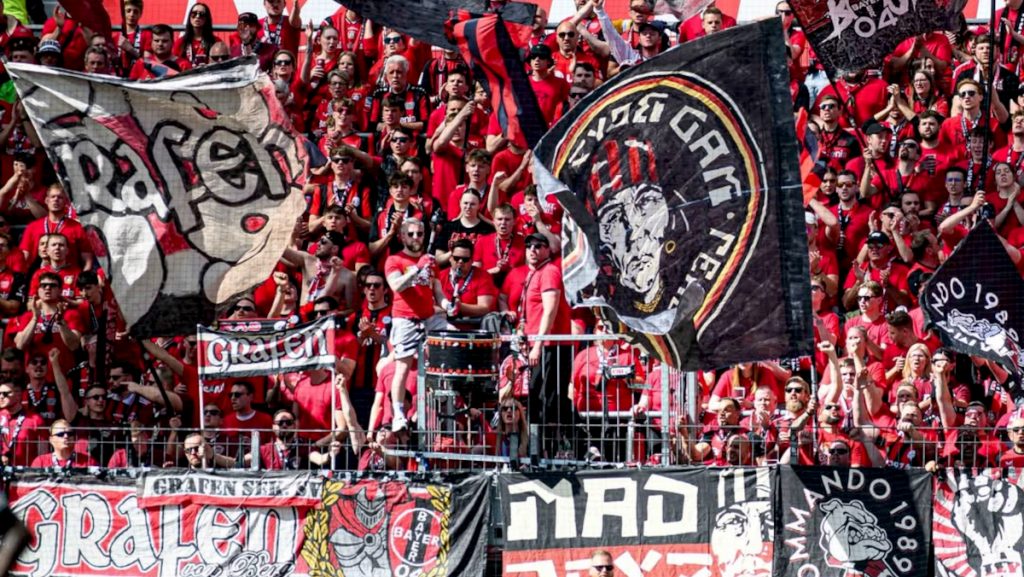 Du betrachtest gerade Leverkusen mit größter Gästekulisse der Saison beim BVB