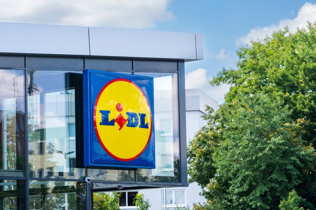 Lidl oferă un cupon de 50 de lei clienților săi prin aplicație, în cadrul unei campanii de reduceri speciale pentru Paște