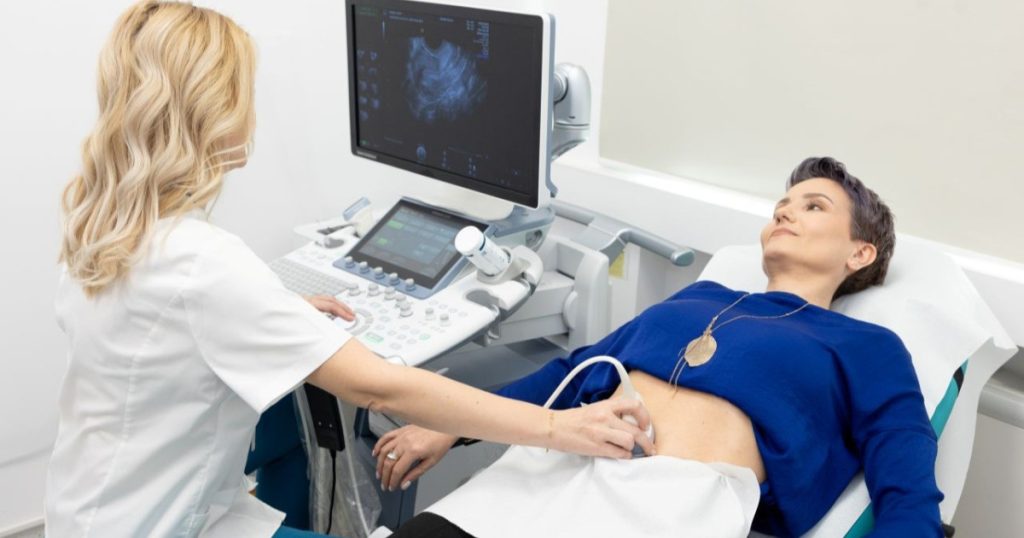 Schimbare crucială la menopauză: Cum HRT prelungește viața femeilor