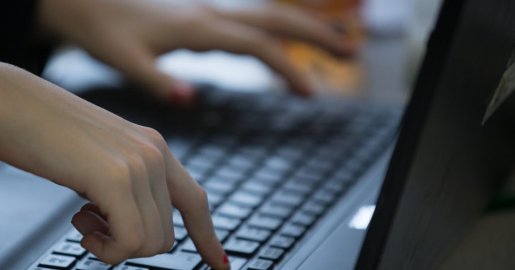 Reacție DURĂ a MApN: Hackeri RUȘI, acuzați de spargerea emailurilor Forțelor Aeriene