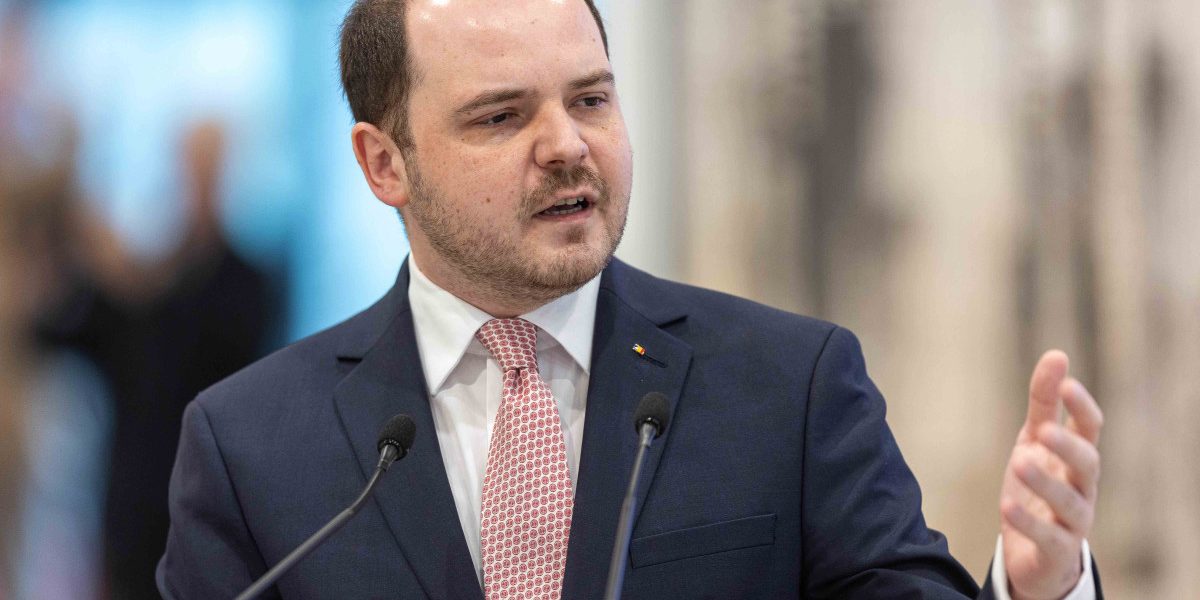 MDQ0ZmUyNDhkYWIxNmQ4NWU2MWVmZTIwOThkZjA0ZQ.thumb_.jpg - StiriAlese