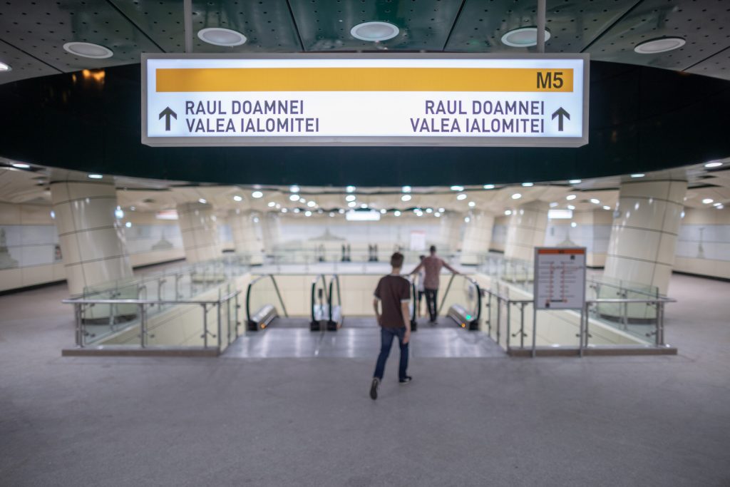 FOTO: Bucureștiul felin! Stațiile de metrou devin pisici cu povești