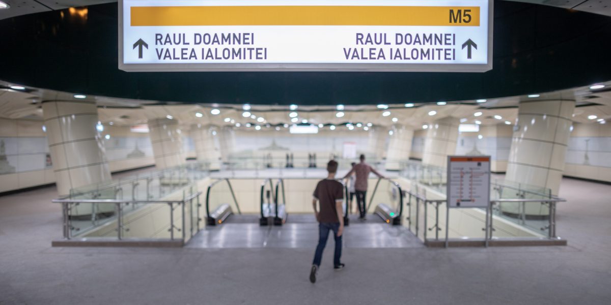 FOTO: Bucureștiul felin! Stațiile de metrou devin pisici cu povești