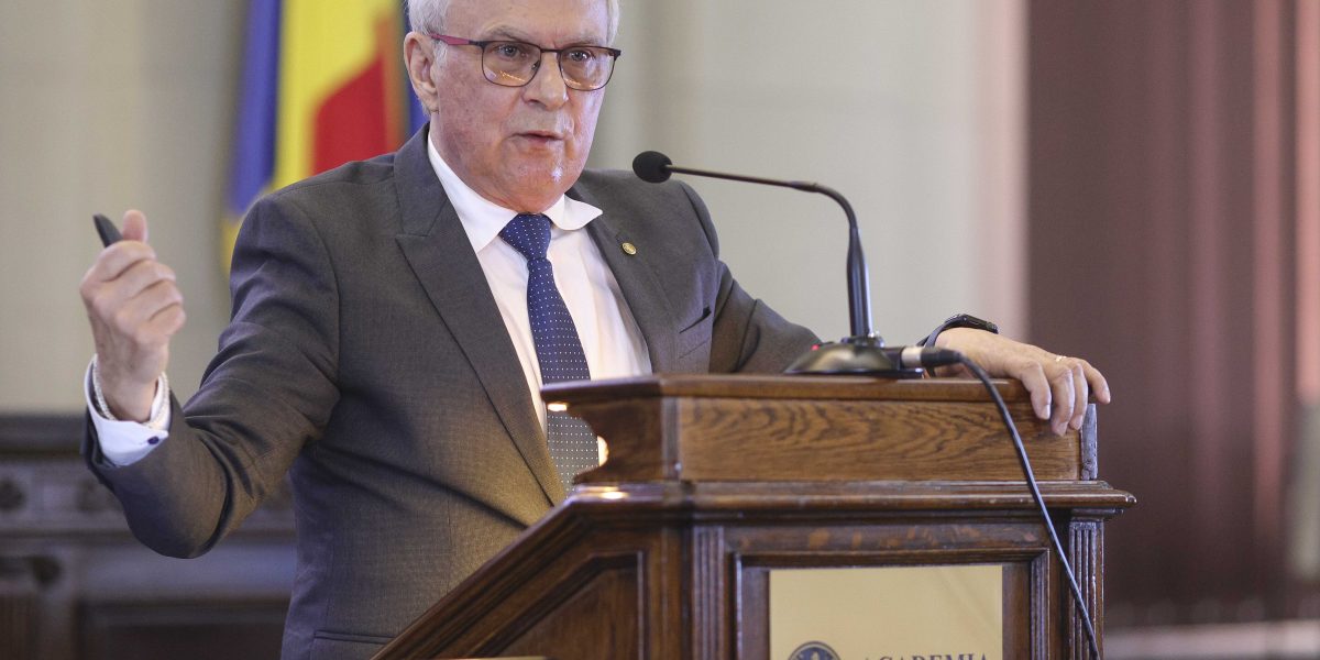 Marius Andruh devine noul președinte al Academiei Române