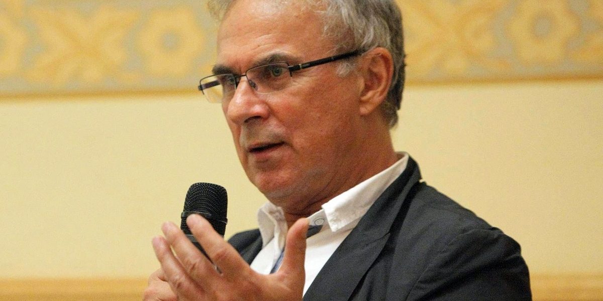 Andruh, președinte Academie: Sancțiuni pentru plagiatori, inclusiv conducătorii de doctorate