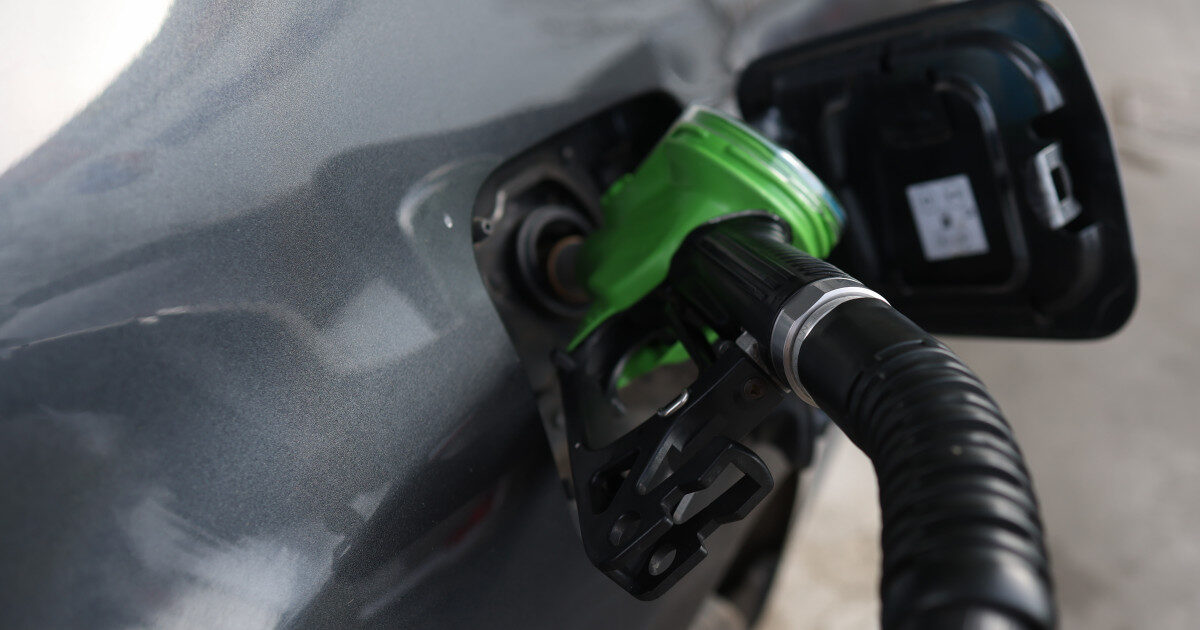Benzina sub 8 lei: Vestе bunӑ pentru șoferi după două luni de scumpiri