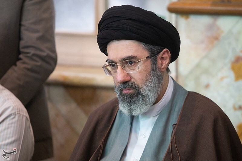 Ayatollahul Mojtaba Khamenei, desfigurat, se reface, dar e lucid