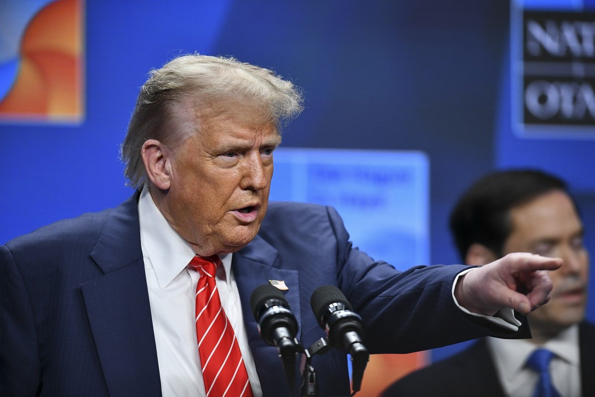 Președintele Statelor Unite, Donald Trump, a anunțat duminică că va susține o conferință de presă alături de militari la Casa Albă, programată pentru luni după-amiază