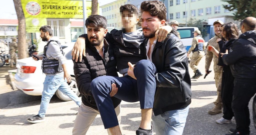 Atentat armat într-un liceu din Turcia: 16 răniți, atacatorul a tras la întâmplare