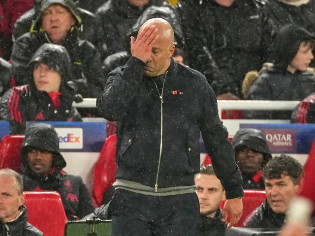 Englezii au cerut demisia lui Arne Slot după Liverpool – PSG 0-2: „Îngrozitor”!