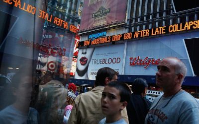 Prăbușire de aproape 700 de puncte a indicelui Dow Industrial, în timpul crizei financiare din 2008