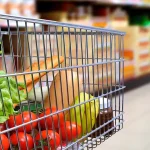 Românii folosesc tot mai des metode de reducere din supermarketurile mobile și economisesc zeci de lei pe cumpărături