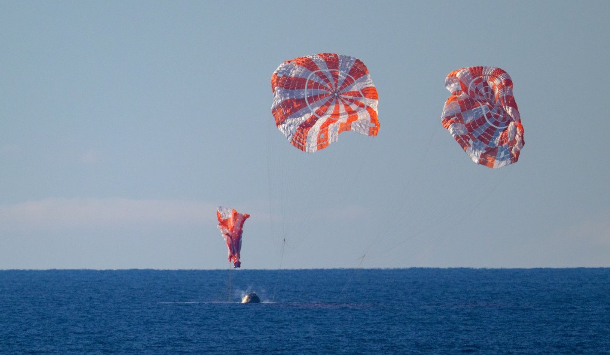 Orion a atins Pacificul: Misiunea Artemis II, un nou record istoric!