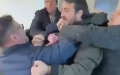 Bătaie la AUR: „Borfașule!” Scandal în sediu, acuze grave și viața pentru partid
