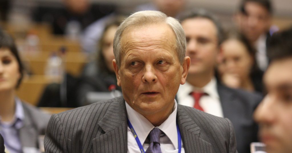 Stolojan: România, țară care se sabotează. Cine va plăti nota de plată?