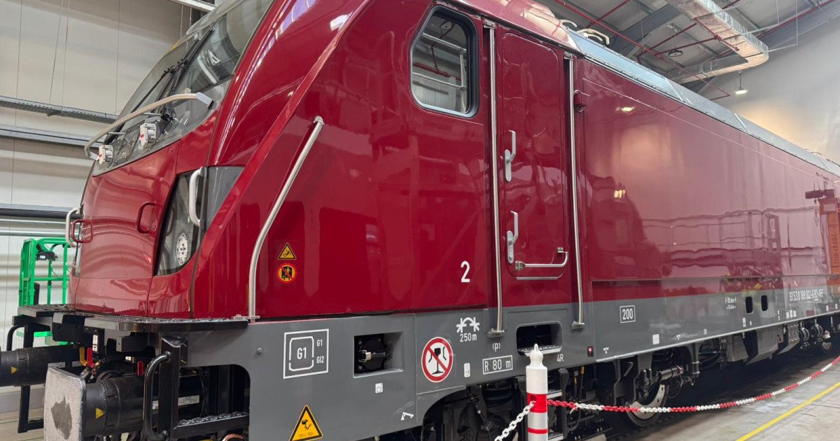 Alstom a livrat prima locomotivă electrică Traxx Passenger pentru Autoritatea pentru Reformă Feroviară (ARF), marcând un pas important în modernizarea transportului feroviar din țara noastră