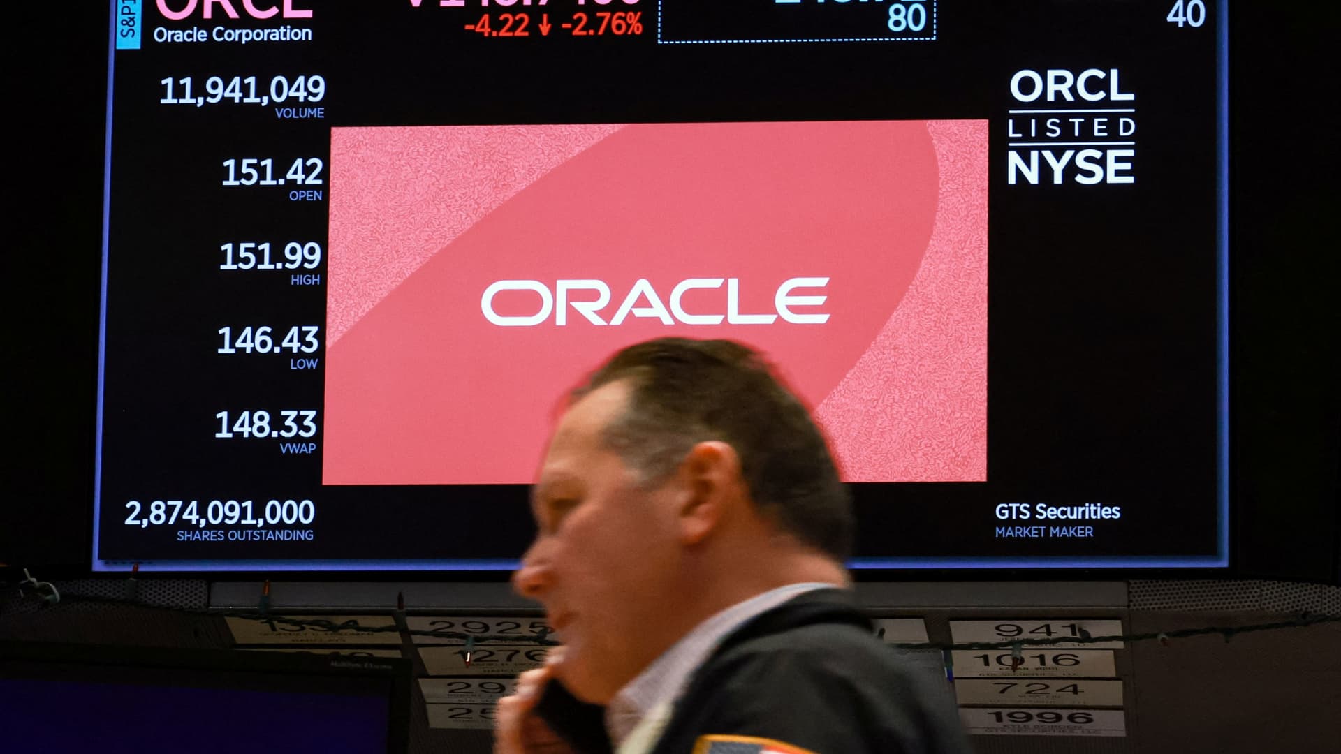 Oracle cutting thousands in latest layoff round as AI spending booms