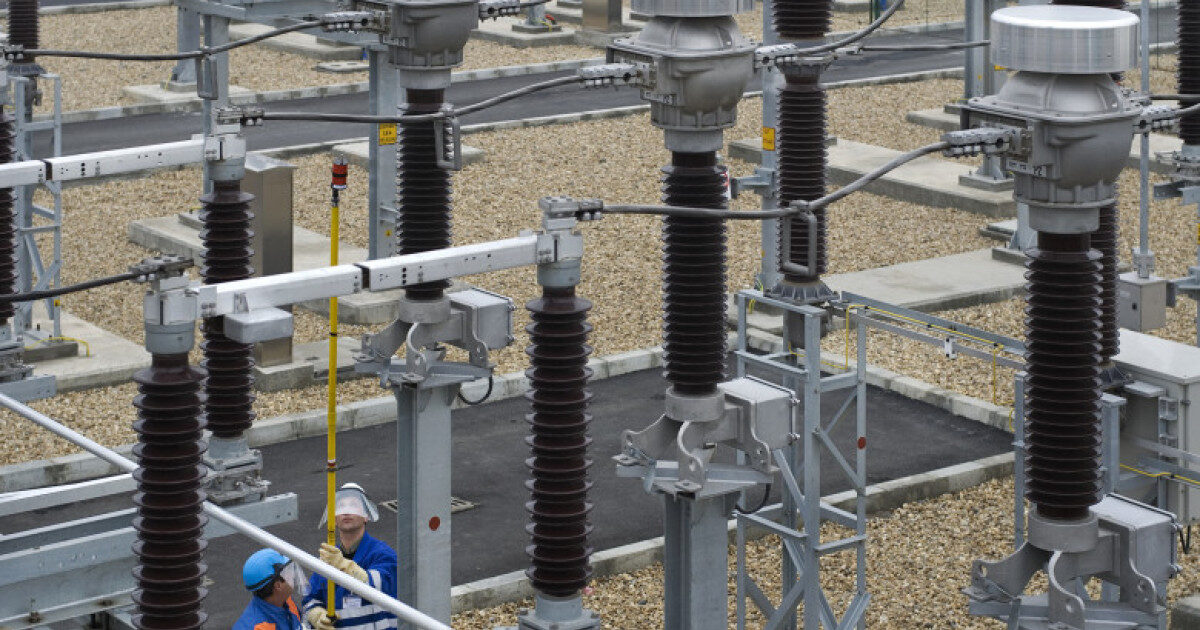 Cabinetul propune: Greutăți la racordarea la electricitate, pentru a stopa speculațiile