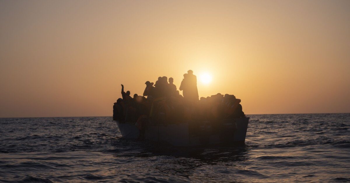 Ambarcațiune cu MIGRANȚI, scufundată în Oceanul Indian: 250 de persoane dispărute