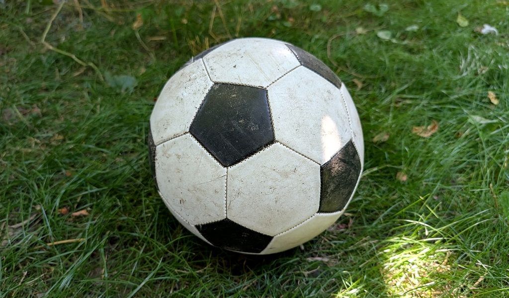 Atac armat sângeros: Fotbalist ghanez ucis după atentat asupra echipei sale