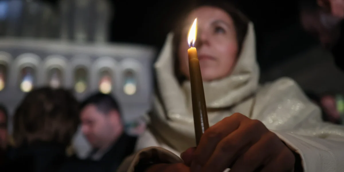 Paște: Ce trebuie să facă românii credincioși în noaptea de Înviere și-n ziua sfântă