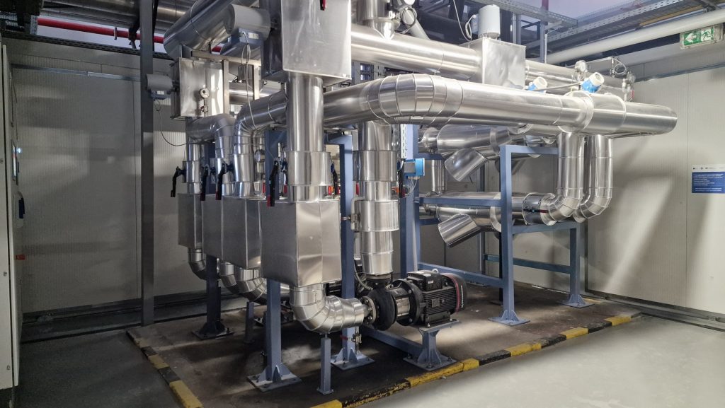 Heineken România a finalizat recent un proiect major destinată creșterii eficientei energetice și reducerii emisiilor de carbon în fabricile din Craiova și Ungheni (județul Mureș)