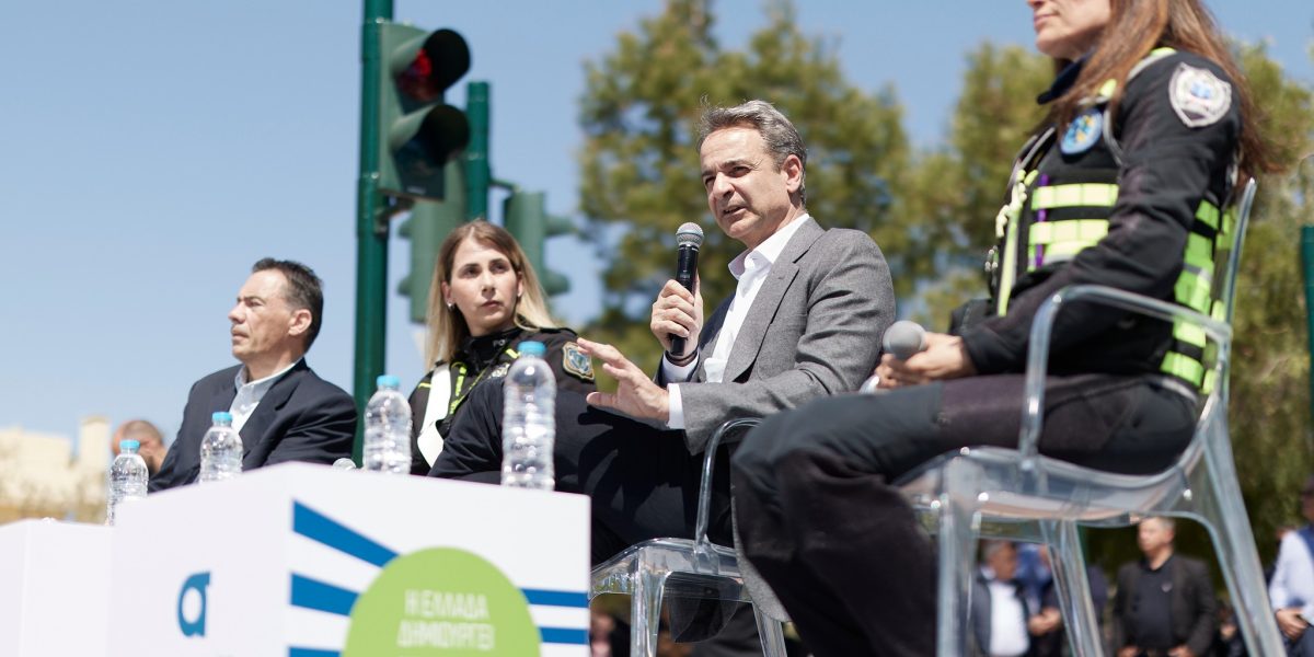 Premierul Greciei promite aplicare strictă a noilor camere de supraveghere rutiere