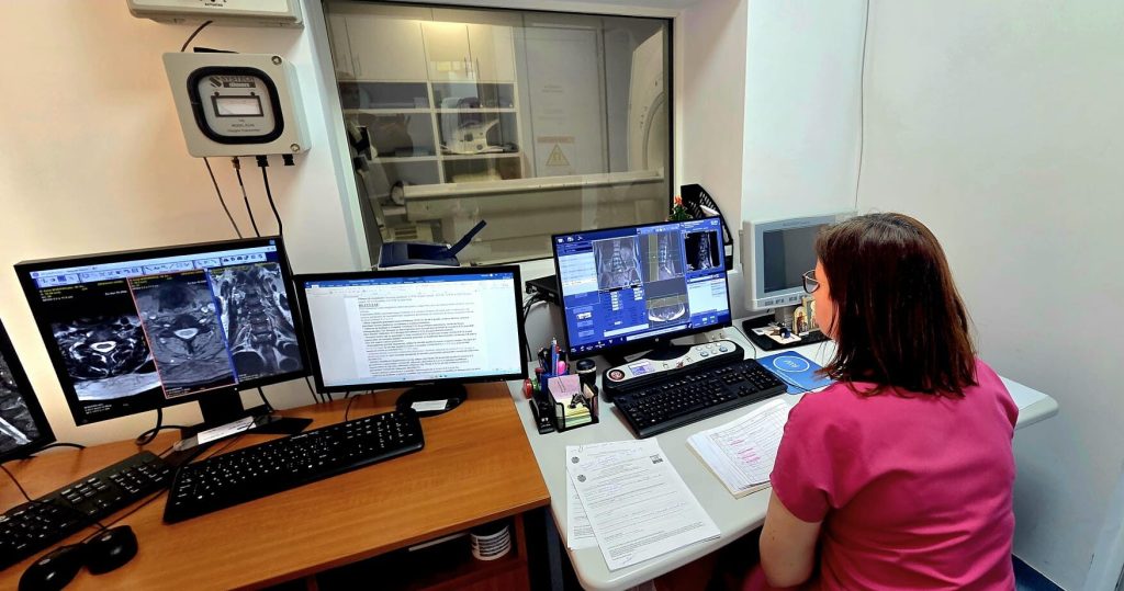 Locuitorii din Sectorul 1 pot beneficia de investigații RMN gratuite la Complexul Caraiman, dacă au venituri lunare de până la 4.000 de lei pe membru de familie