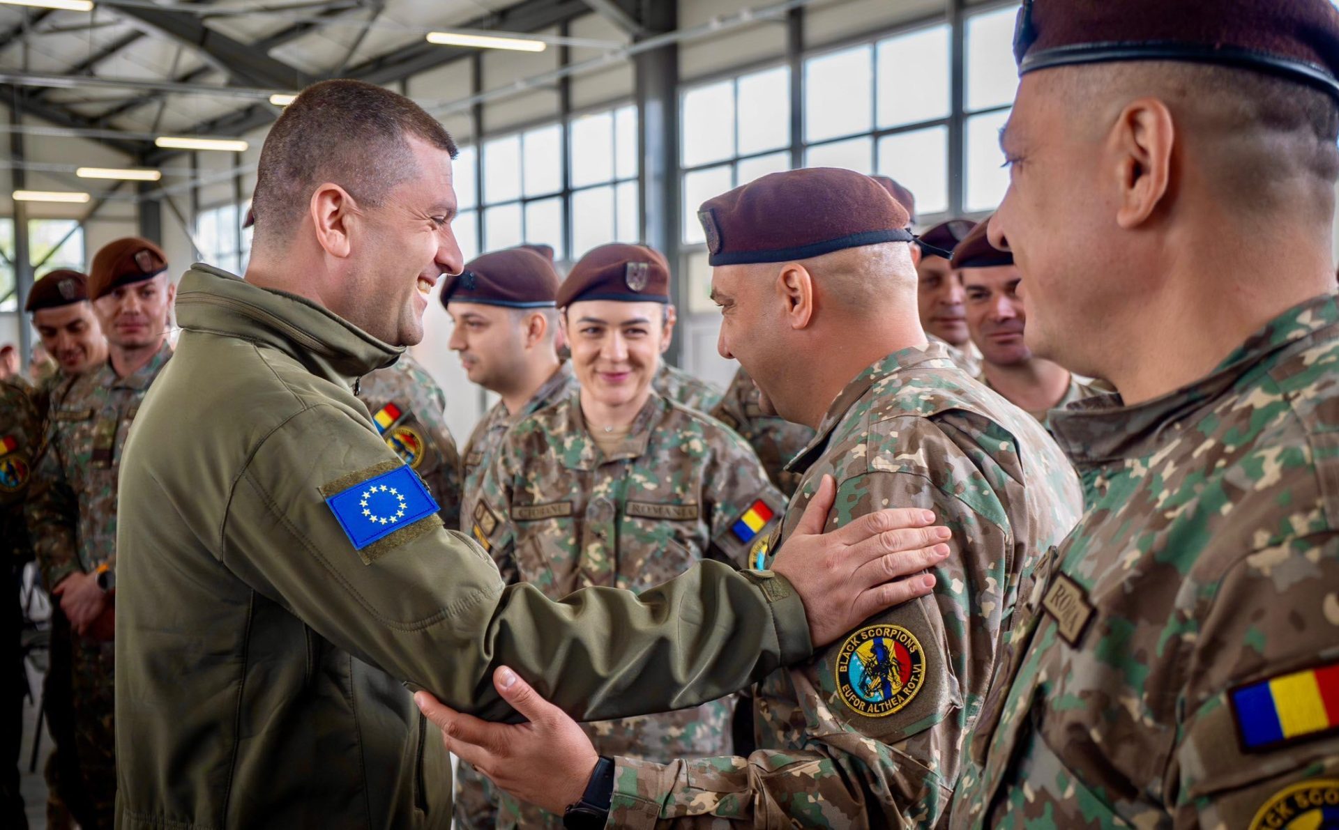 Miniștrii Apărării și Șefii MApN, în vizită la militarii români din Bosnia
