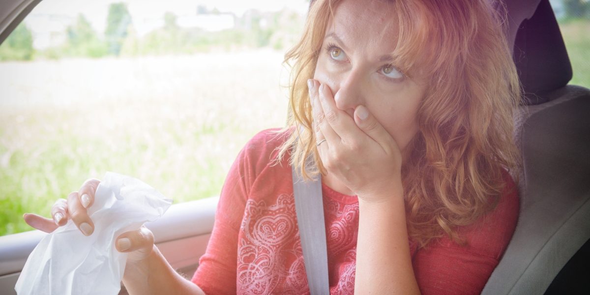 Mașina nu te mai chinuie: Gesta asta simplă te scapă de răul de mișcare!