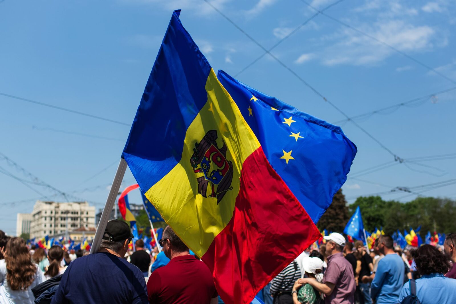 Exporturile de servicii salvează economia din Republica Moldova
