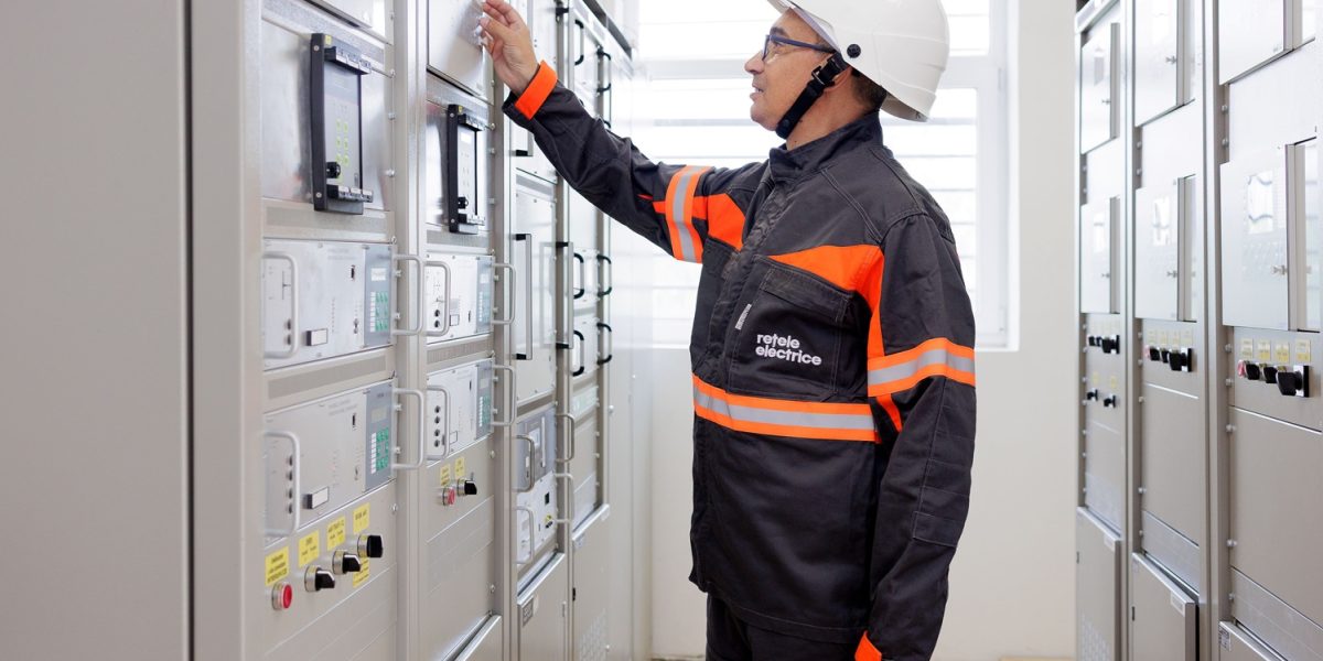 Retele-Electrice-Romania_statia-Mamaia.jpg - StiriAlese