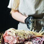 Cele mai bune rețete de ciorbă și friptură de miel pentru masa de Paște: Sfaturi esențiale de la bucătari experimentați