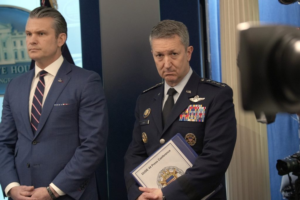 Detaliul pe care armata americană vrea să-l țină secret. Generalul Caine s-a abținut să-i răspundă lui Trump în fața reporterilor