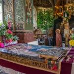 Misterul Vinerii Mari: De ce trecem pe sub masă? Tradiții și superstiții