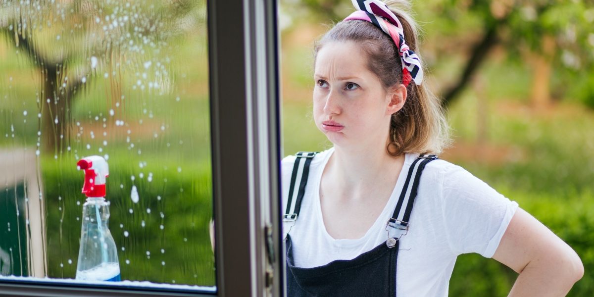 Rețeta magică: Soluția-minune pentru geamuri curate ca-n București!