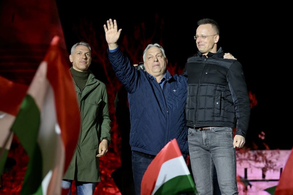 Szijjártó Péter visszatért a Facebookra, nem tűnik szomorúnak