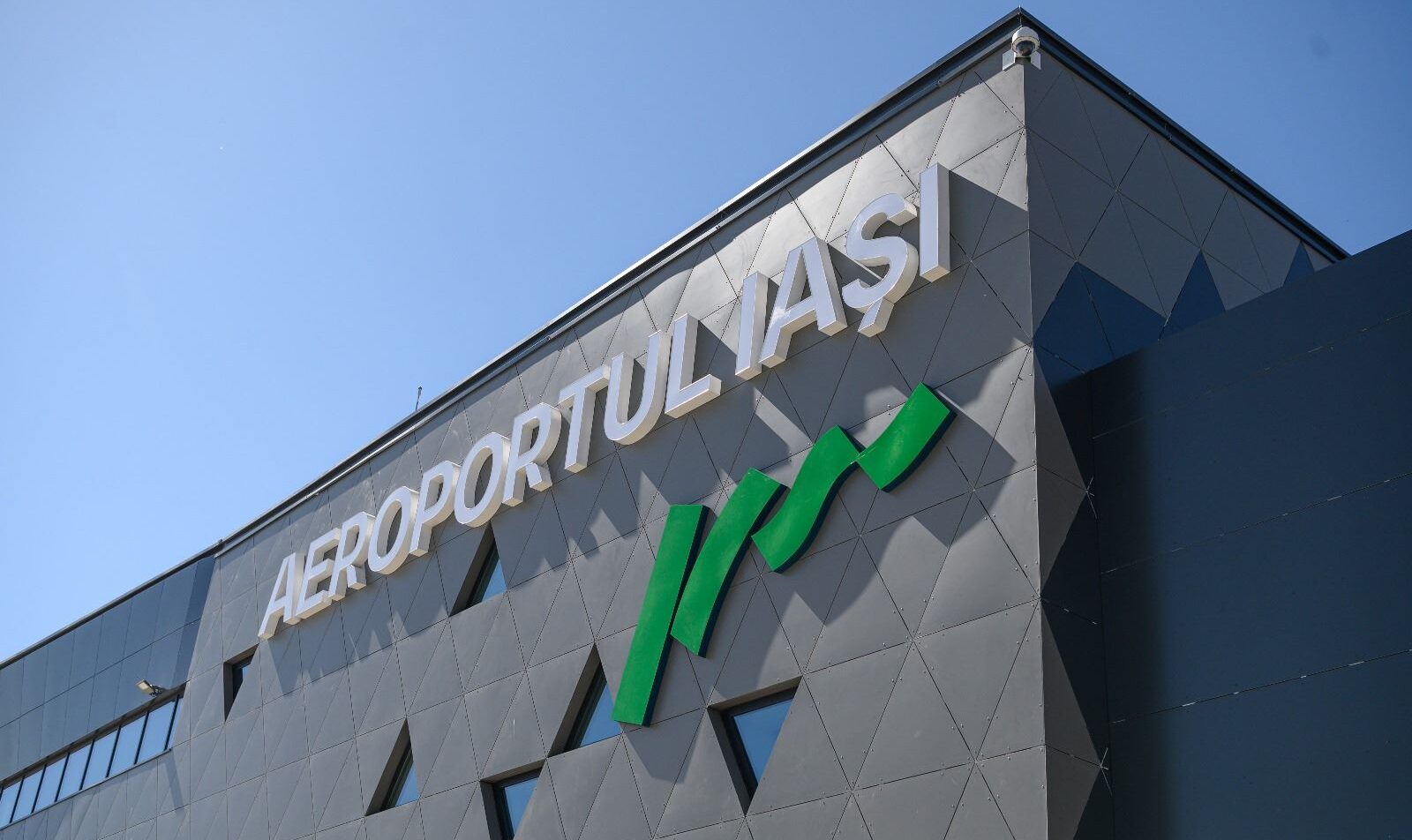 La aproape șase luni de la deschiderea procedurii de selecție, candidații interesați pot acum să se înscrie pentru un loc în viitorul Consiliu de Administrație al Aeroportului Iași