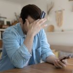 Cum să eviți capcanele hackerilor în perioadele pascale: 10 scenarii folosite de infractori