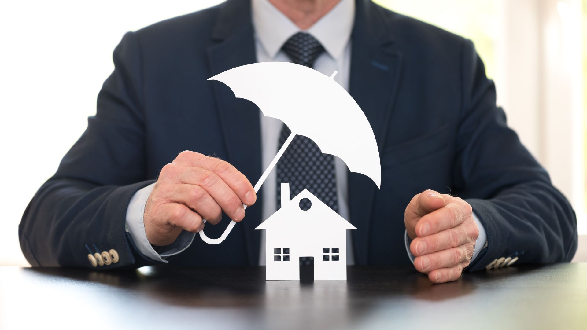 Asigurările pentru locuințe: Ce acoperă și ce costă în 2026 Locuința ta, indiferent că este un apartament în București sau o casă la țară, are nevoie de protecție