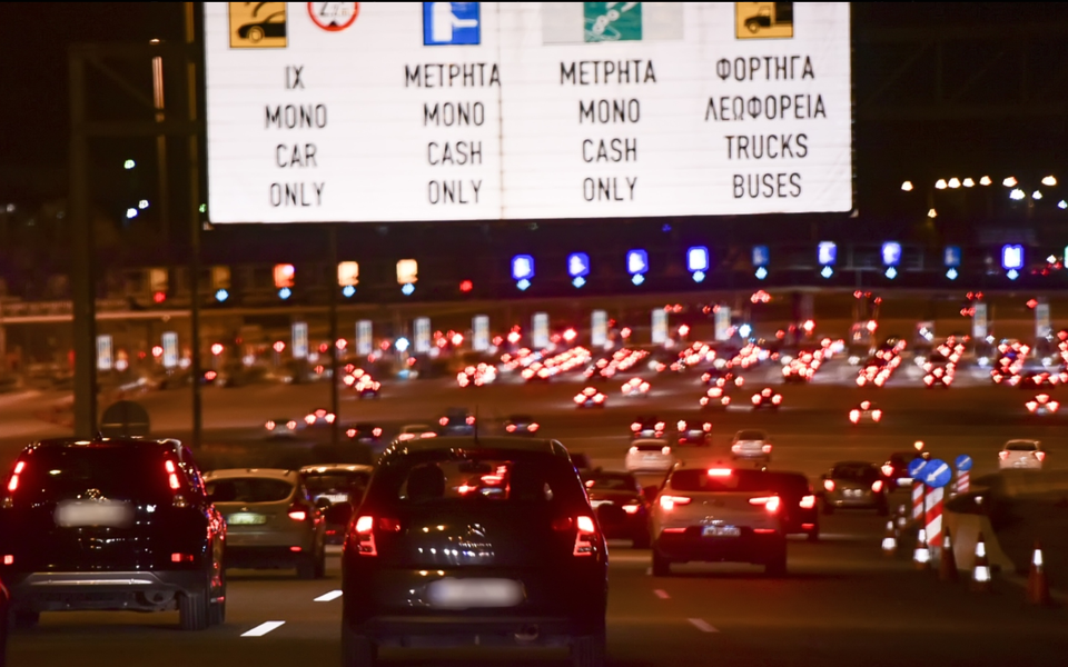 Exod de PAȘTE: Aproape 630.000 de mașini au părăsit Atena